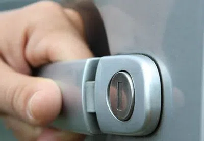 Little Village Locksmith Store Phoenix, AZ 480-612-9240 - 21-unlock-car